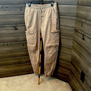 Men’s medium B33 cargo pants